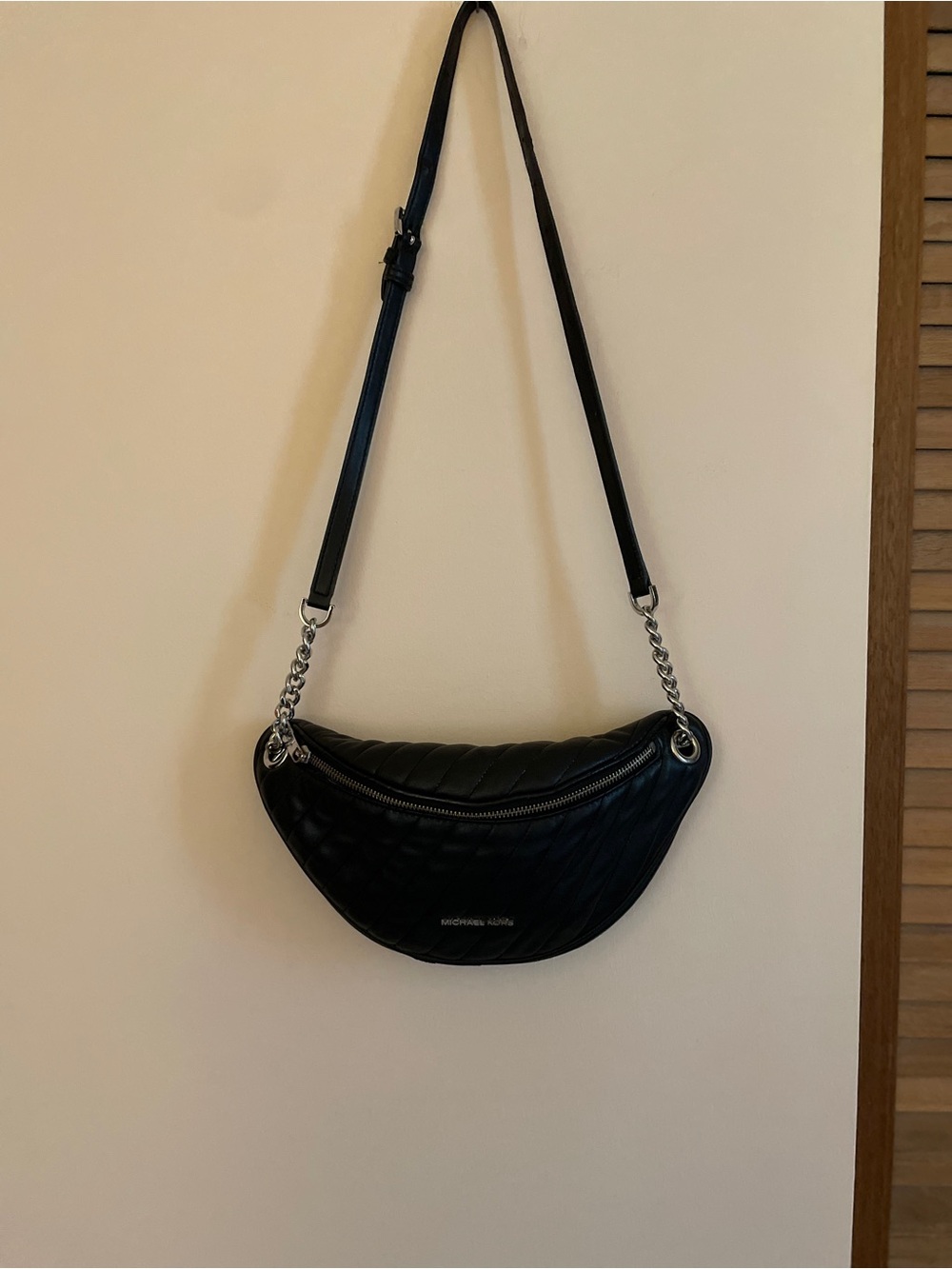 Michael Kors Crossbody. GUC. - Picture 8 of 8